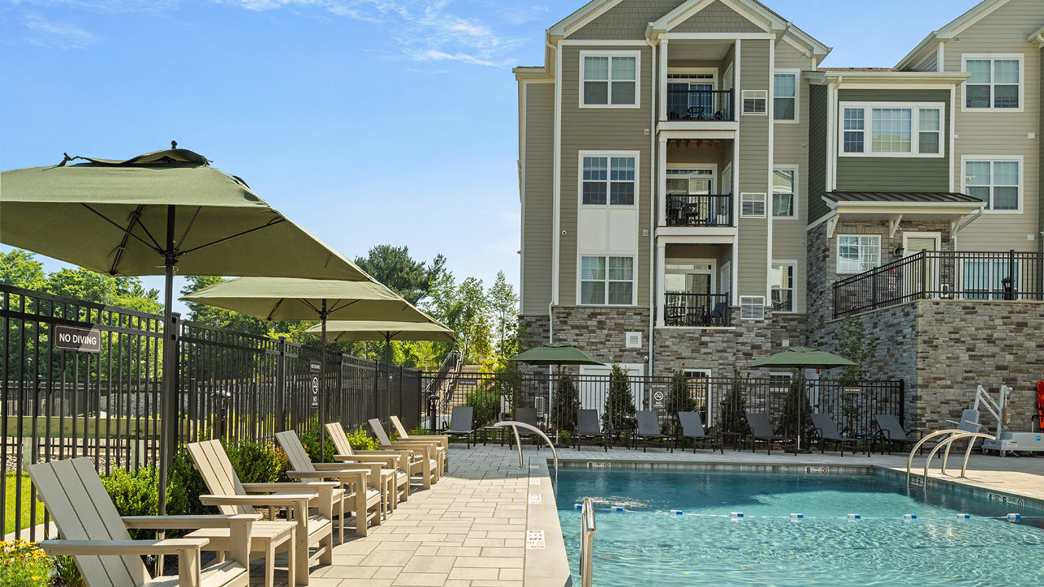 Monte View at Pohatcong Pool Area Lounge Seating