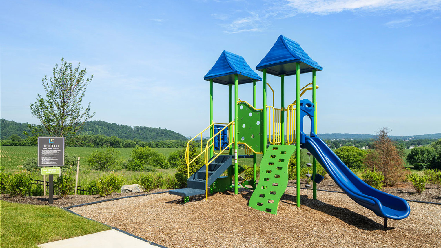 Monte View at Pohatcong Tot Lot
