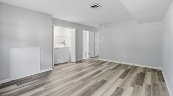 River Walk Townhomes 3 Bedroom Premier Den And Laundry 2
