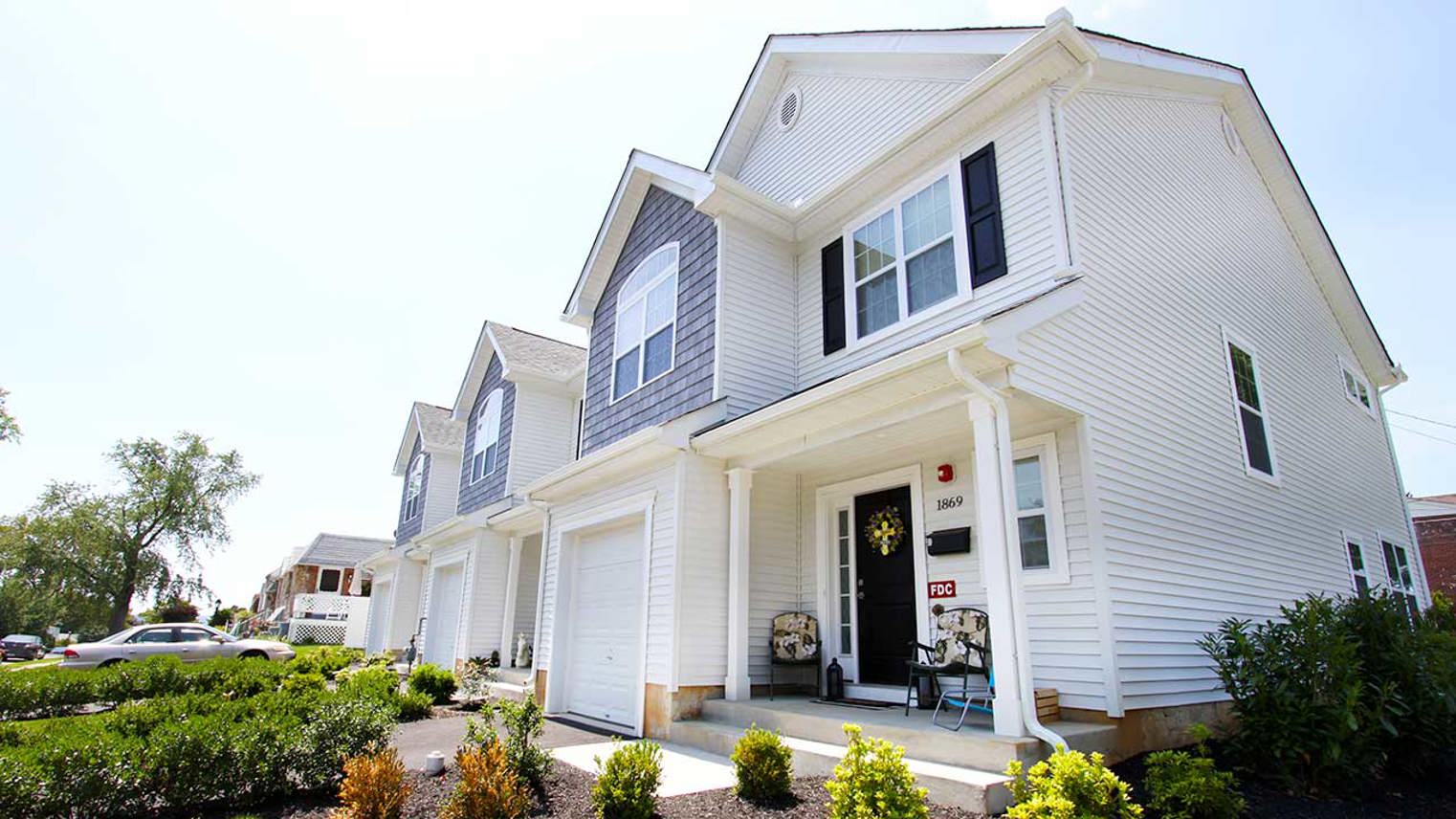 River Run Apartments Townhomes Exterior 3