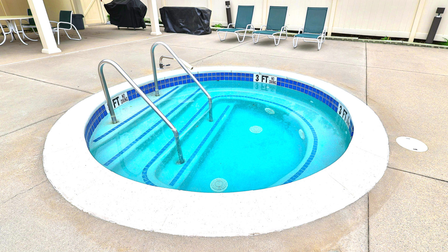 Horizons at the Village at Whitehall Whirlpool Spa