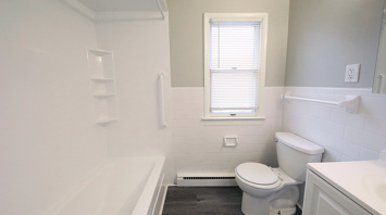 Geraldine Street Apartments Bathroom 1