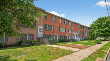 River Walk Townhomes River Walk 425 427 433 And 439 C
