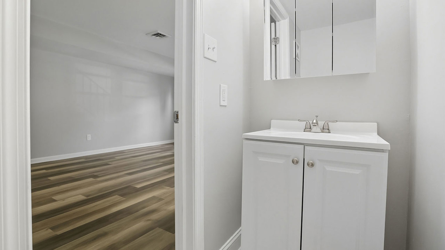 River Walk Townhomes 3 Bedroom Premier Powder Room 1