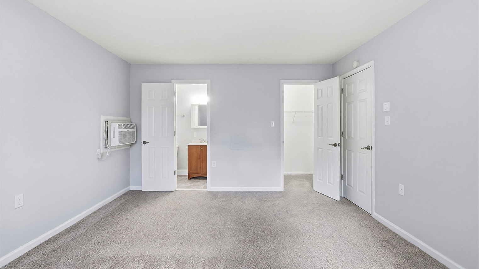 Waters Edge Apartments 2 Bed 2 Bath Primary Bedroom 3
