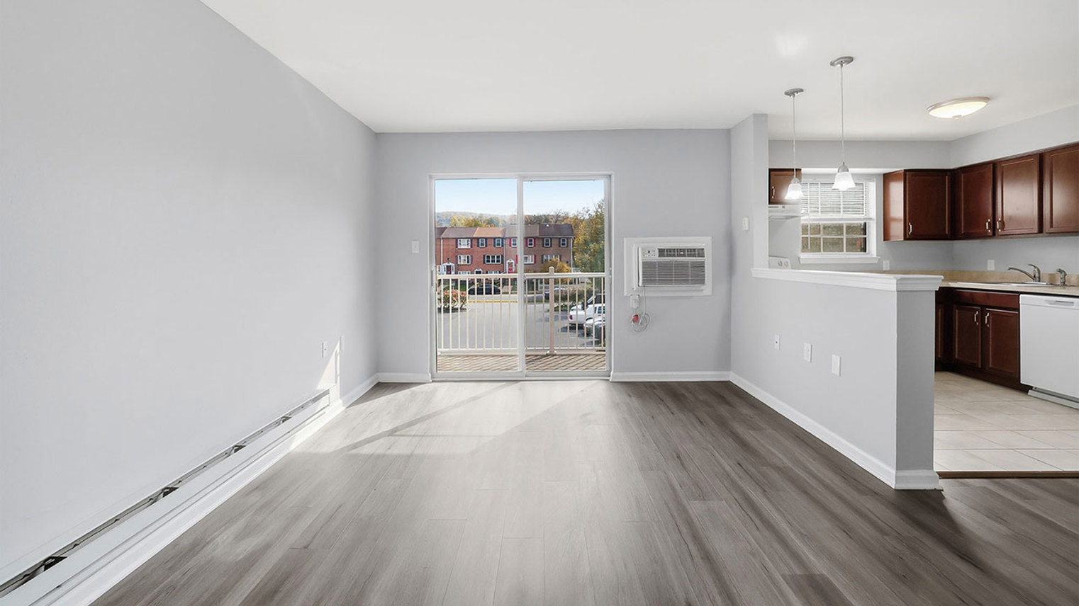 Waters Edge Apartments 2 Bed 2 Bath Living Room And Kitchen