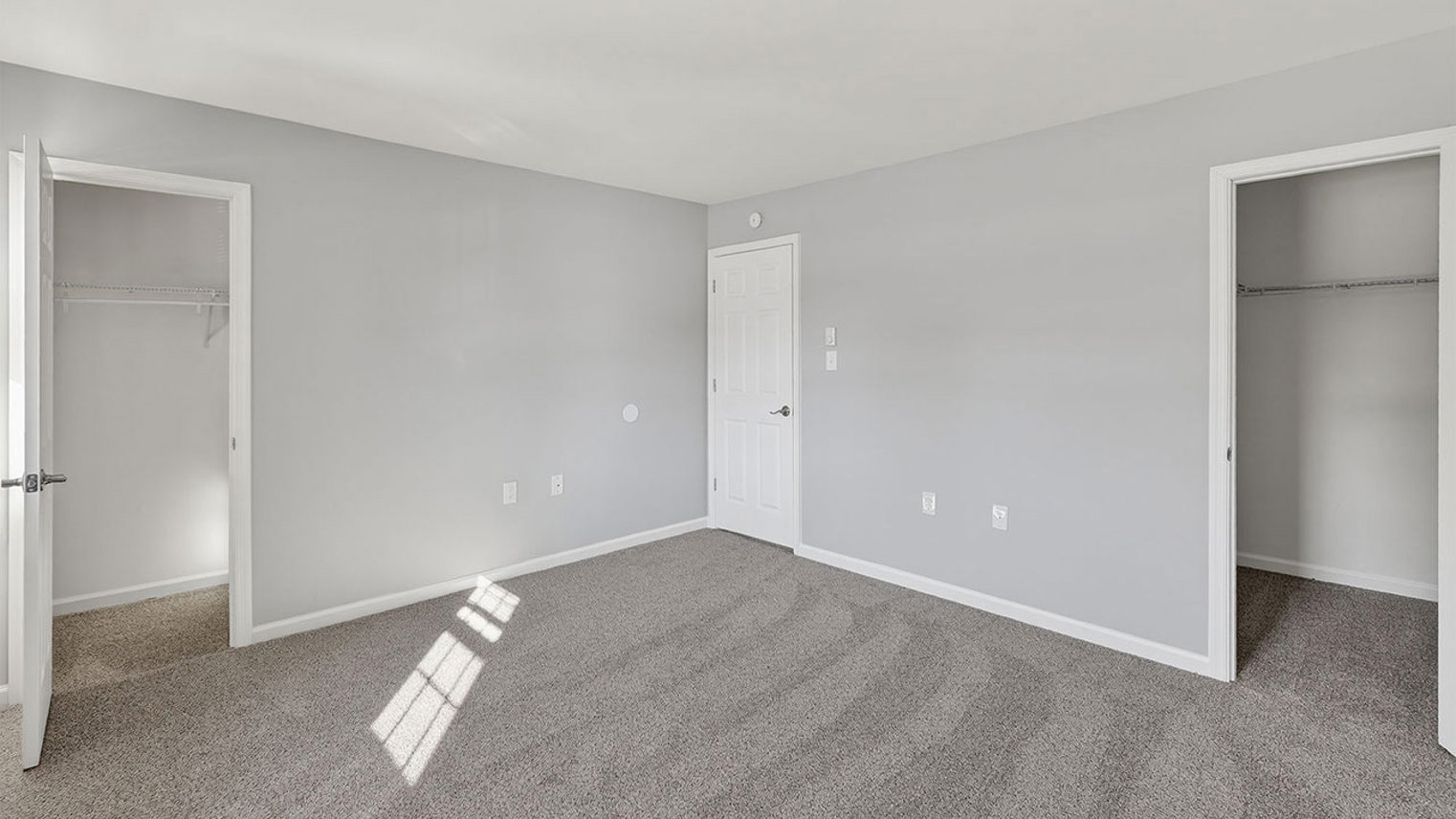 Waters Edge Apartments 3 Bedroom Townhome Premier Primary Bedroom 2