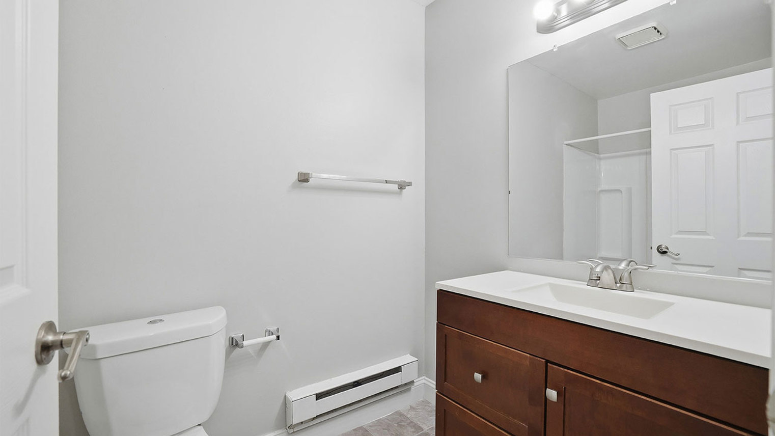 Waters Edge Apartments 2 Bed 2 Bath Second Bath 1