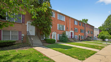 River Walk Townhomes River Walk 337 339 And 345 B