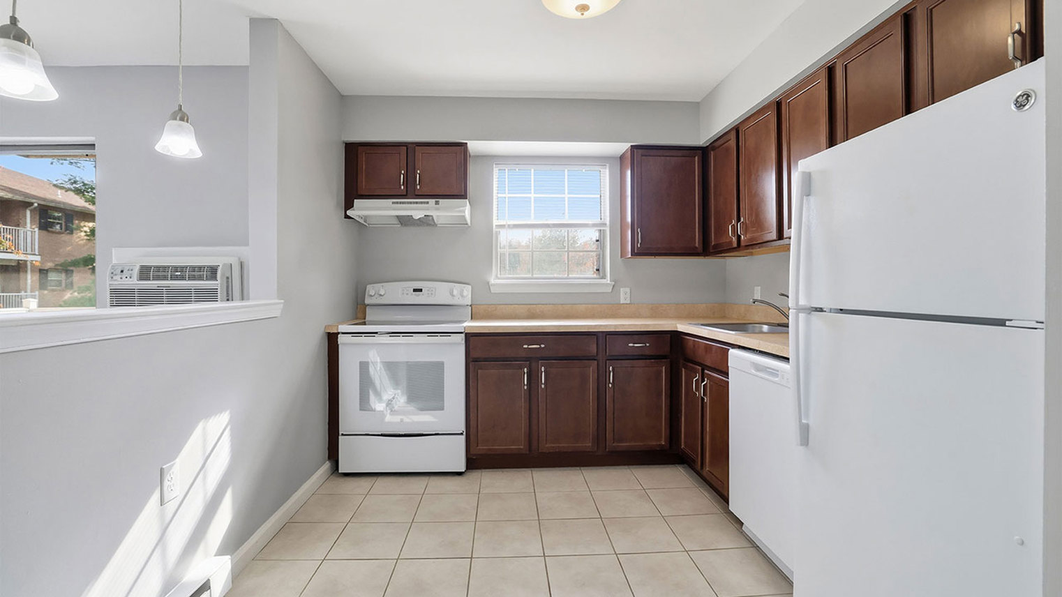 Waters Edge Apartments 2 Bed 2 Bath Kitchen 2