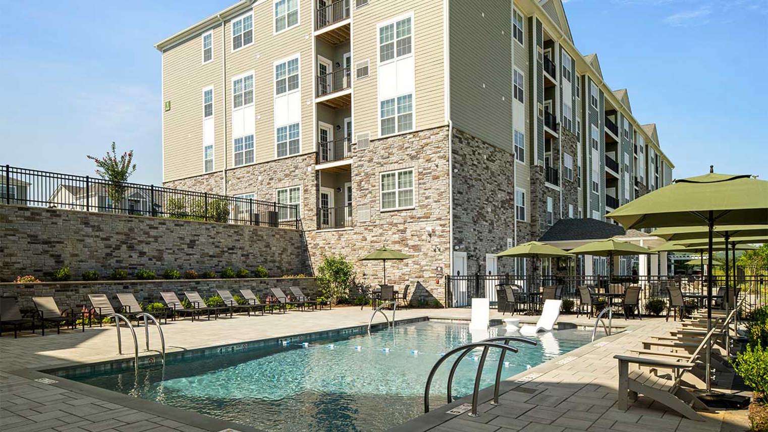 Monte View at Pohatcong Outdoor Heated Pool with Tanning Ledge