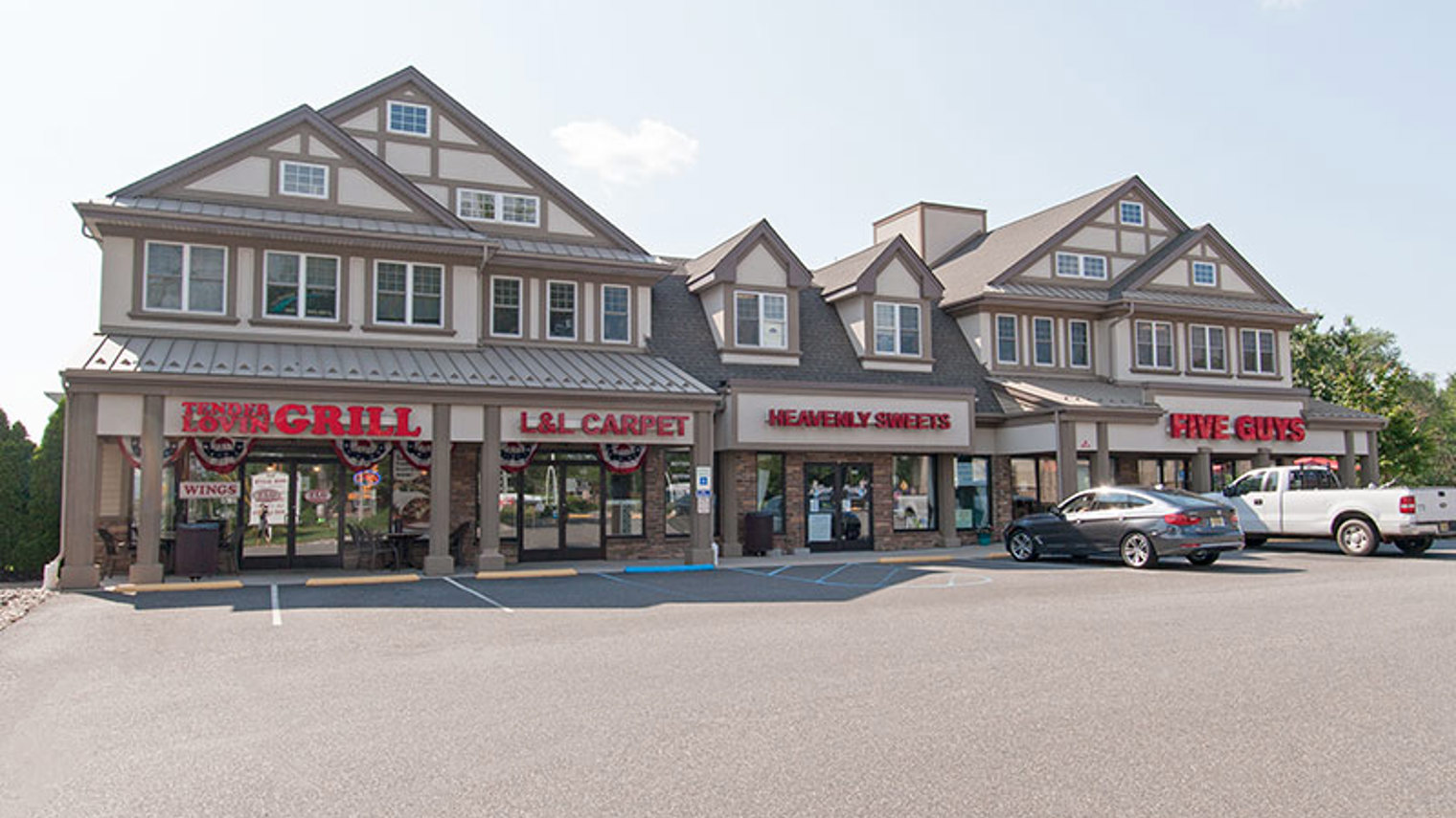 The Shoppes at Woods Tavern
