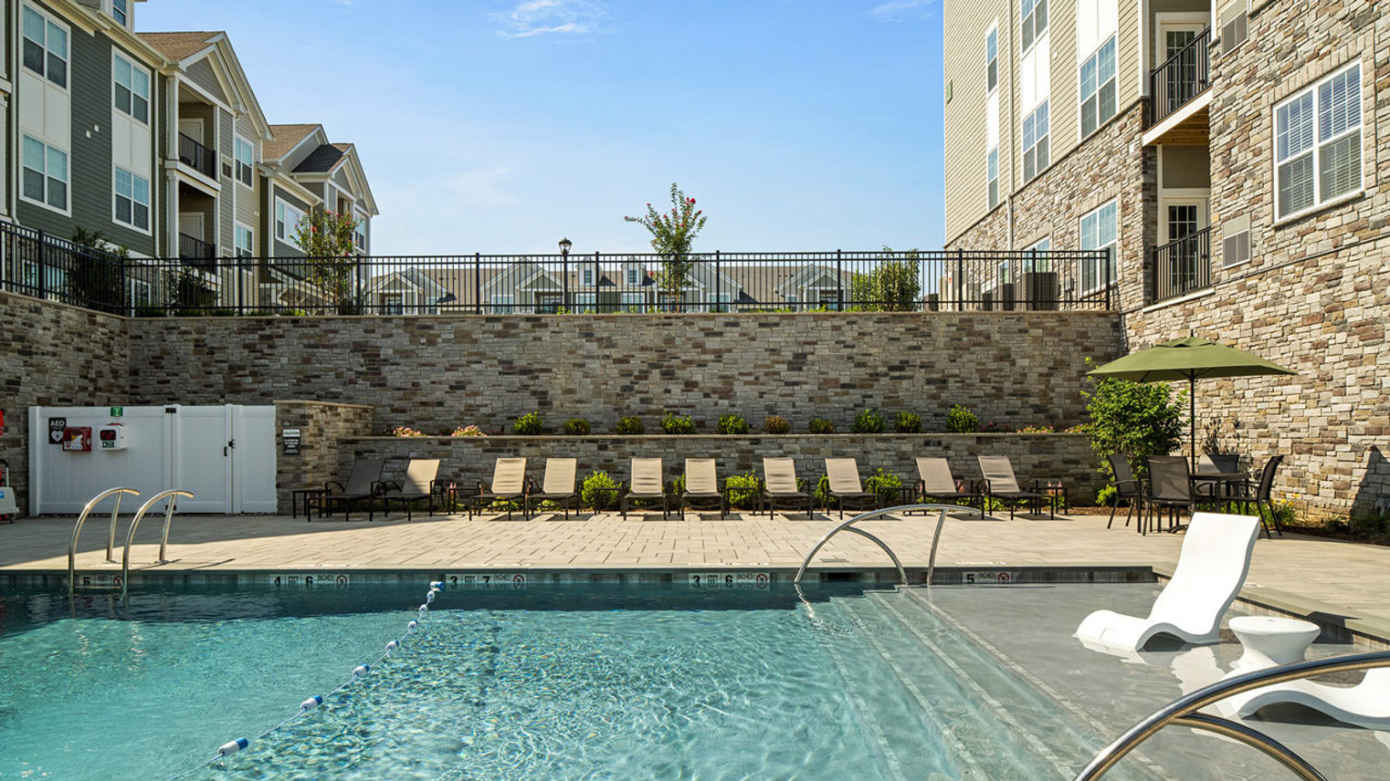 Monte View at Pohatcong Outdoor Heated Pool with Tanning Ledge