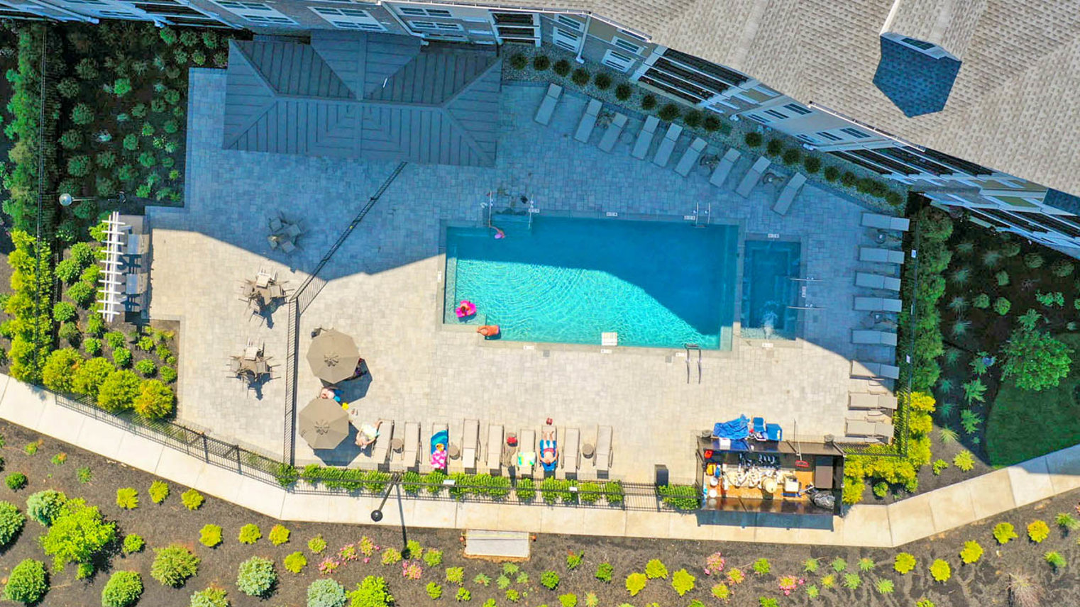 Horizons at Autumn Ridge Outdoor Pool and Spa